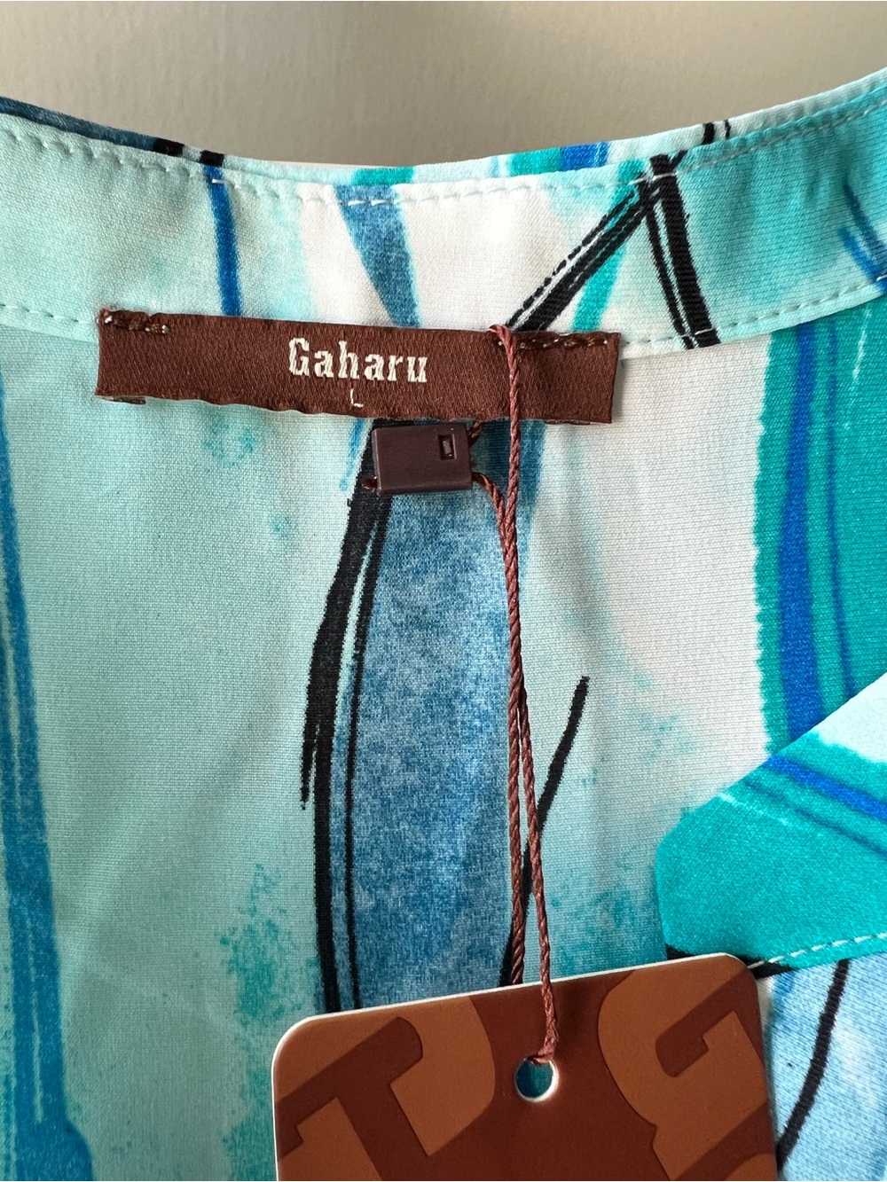 Gaharu Large NEW Women's Sleeveless V-Neck Brushstroke Print Top in Teal/Blue - Picture 2 of 8